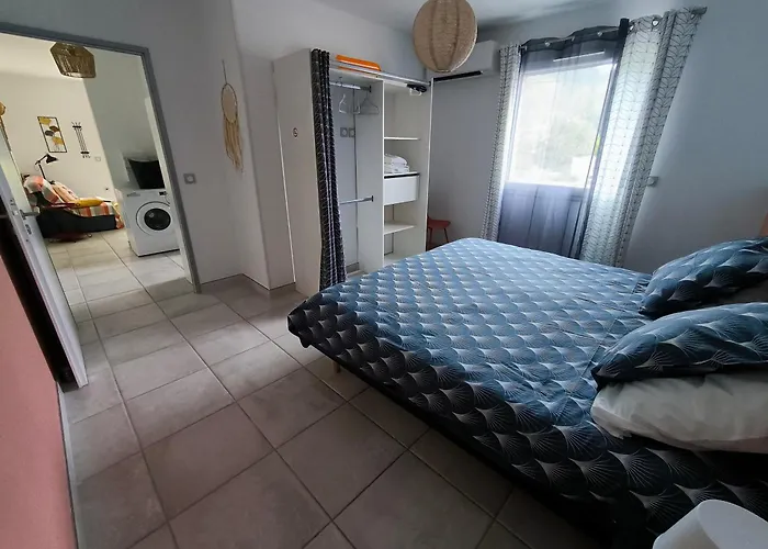 Feriehus G Bobola Cigale Et Fourmi